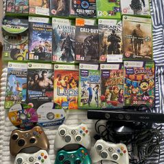 Xbox 360 Slim Bundle 5 Wireless Controllers, Kinect and 20+ Games