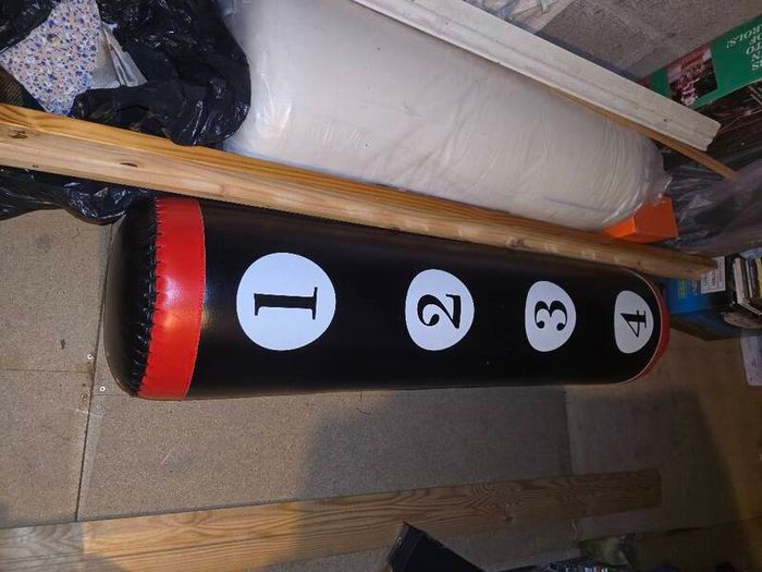 boxing bag upstanding with base