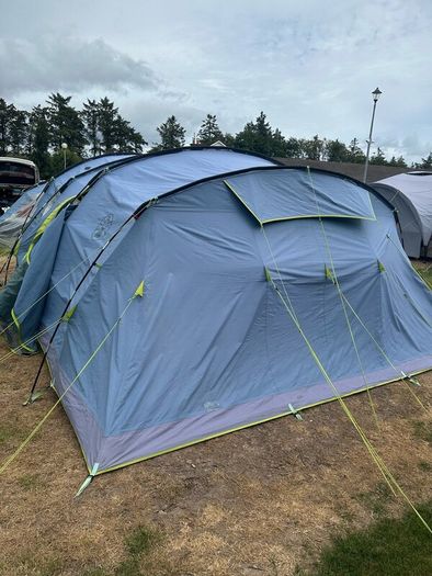 Spacious Coleman Aspen 6L 6-person