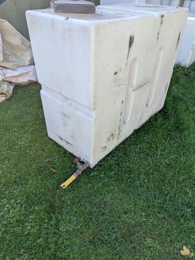 650 Litre Upright Baffled water tank