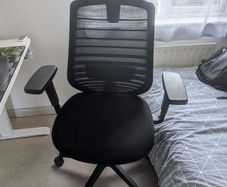 Ergonomic High-Back Mesh Office / Desk Chair with Headrest