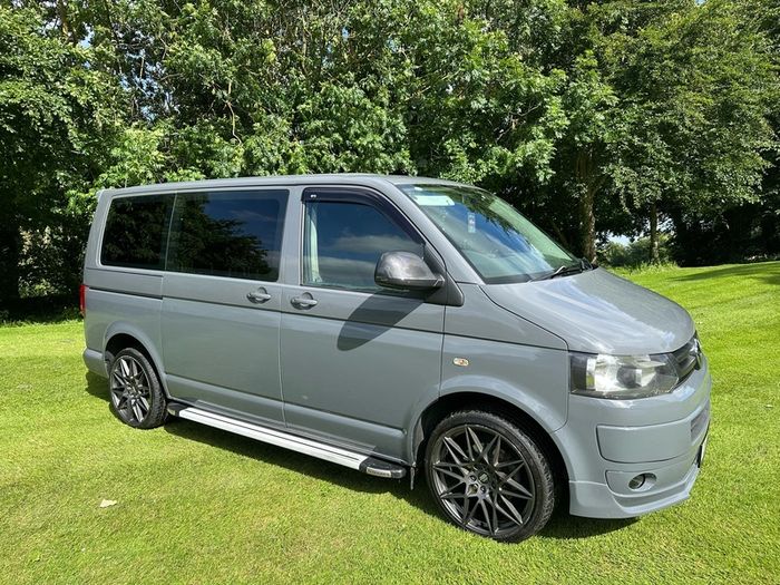 2013 Volkswagen Caravelle 2.0 diesel Automatic 9 seater