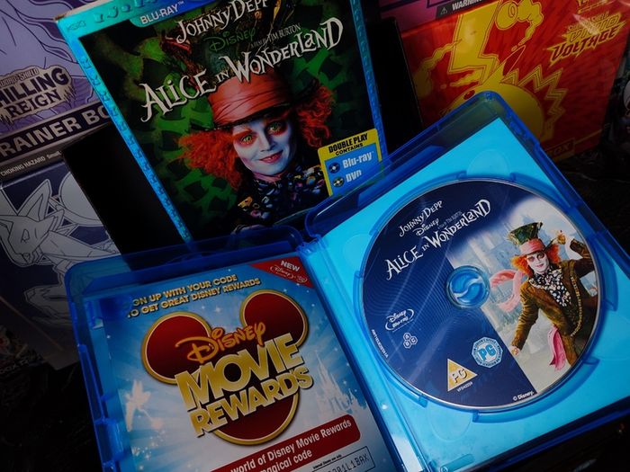Alice in Wonderland ! Blu-ray ! with Slipcase ! Johnny Depp ! 2010 ! Disney !