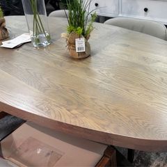 Oval Scandinavian Oak dining table, Like New