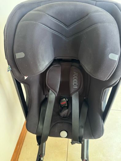 Axkid One ISOFIX rear facing car seat 0-7 years