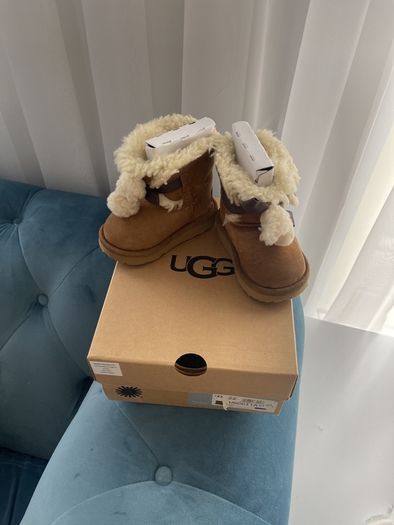 UGG boots Bailey bow infant size Uk5