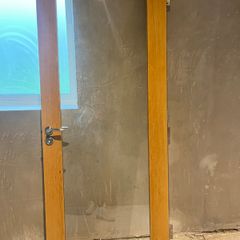 Oak shaker Internal door with glass panel