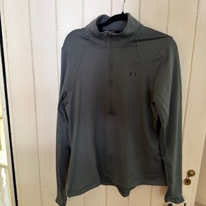 top under armour women size L