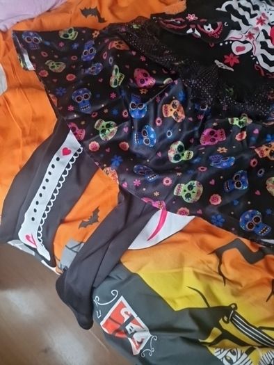 costumes