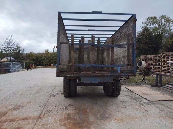Cattle trailer