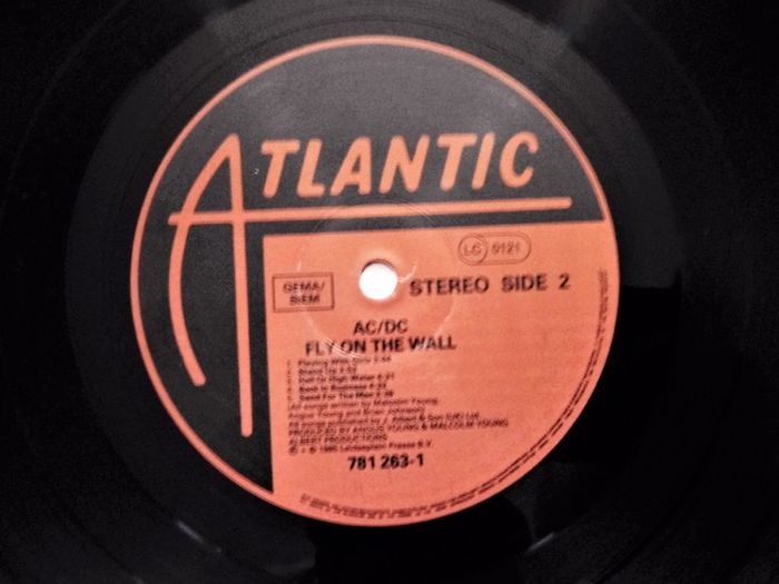 AC/DC.Fly On The Wall.Lp.P-85.Excellent cond.
