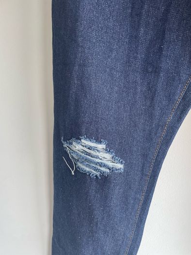 Boohoo Plus Ripped blue mom jeans plus size - New