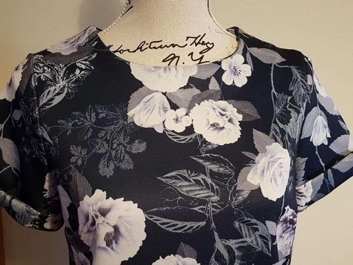 Size 8 Blue Floral Top