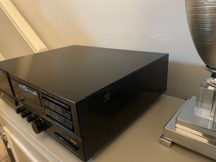 Stereo cassette deck