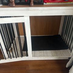 Wooden pet crate