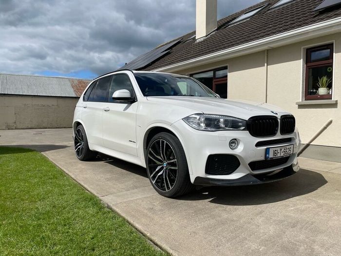 2016 BMW X5 xDrive40e m Sport - High Spec