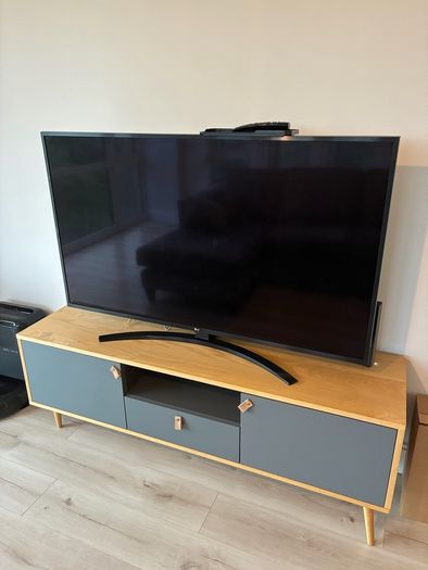 LG 55 4K UHD Smart TV  55UM7450PLA  Excellent Condition