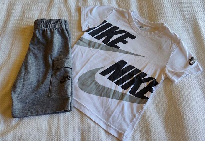 NIKE - Boy's Sets. Age 6-7