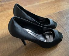 Peep toe heels