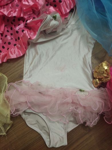 Halloween costumes, Fancy dresses 2-4