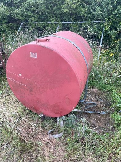 Steel oil tank