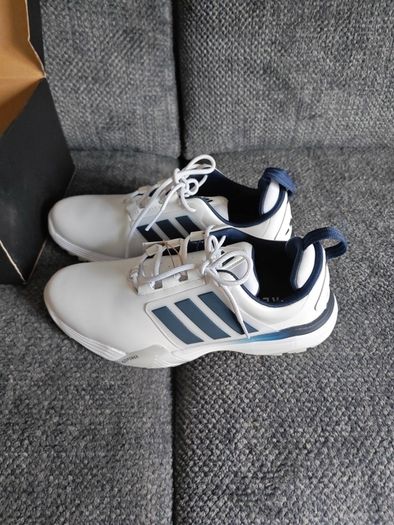 golf shoes