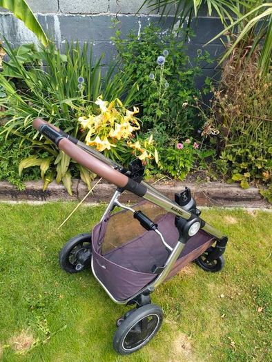 Maxi Cosi Adorra Luxe Travel System
