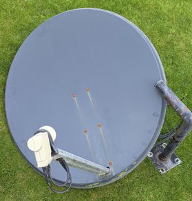Satellite TV Dish 100/80cm , Bracket and 4-Port LNB FREE