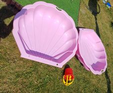 Shell sand box and toys