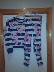 girls outfit from GUESS