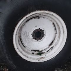 Tractors wheels
