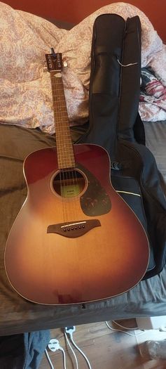Yamaha Fg800