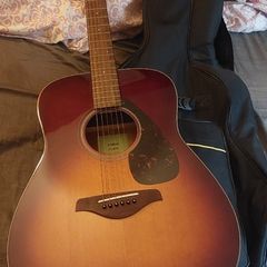 Yamaha Fg800