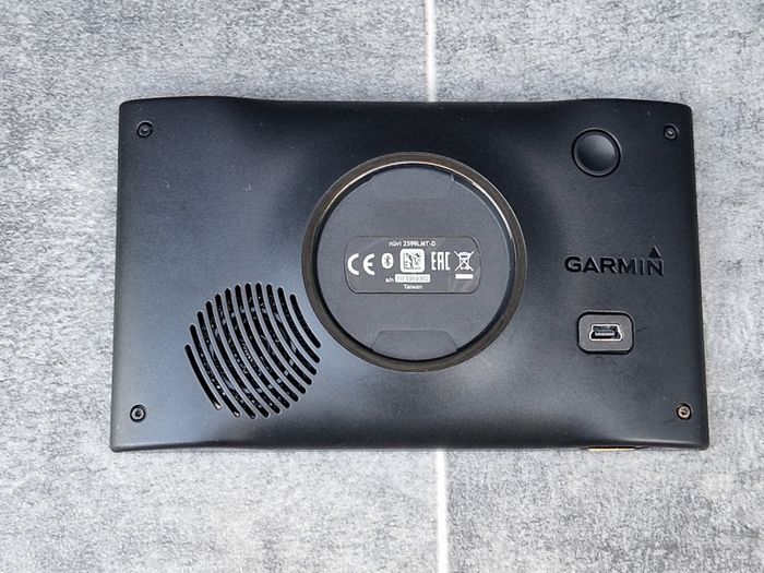 Garmin Nuvi  2599 LMT-D Sat Nav with extras