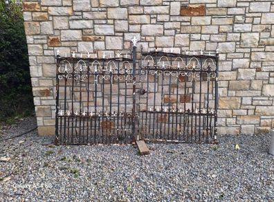 Antique Wrought Iron Gatesates from 1883