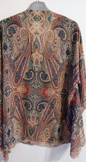 Print Top with front zip detail