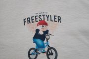 NEW.boy's top. Age 7/8