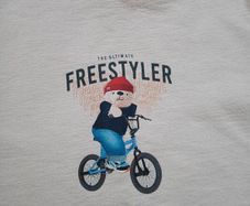NEW.boy's top. Age 7/8
