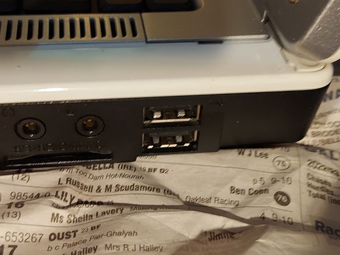 Vintage Dell Inspiron 1501, Mobile AMD Sempron Processor 3500 +, 1.8GHz, 1GB Ram, 120GB HDD, Windows 7, Chrome, Opera, Firefox and VLC
