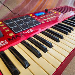 AKAI MAX 49 USB Midi Controller