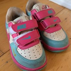 toddler's shoes
