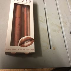 Lip gloss