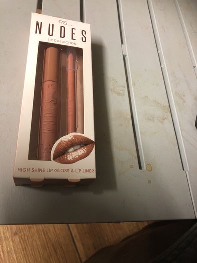 Lip gloss
