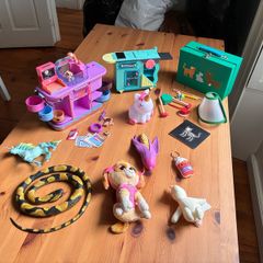 Assorted toys including LOL Toy Vet Set