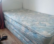 Single bed with pull out mattress collect asap