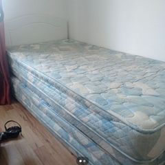 Single bed with pull out mattress collect asap