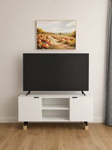 Samsung Smart TV 55" and table