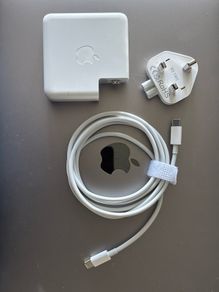 Apple 61 watt USB-C power adapter new plug and cable  m