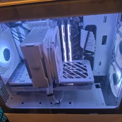 High End White build Gaming PC / streaming set up