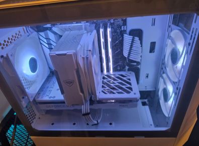 High End White build Gaming PC / streaming set up